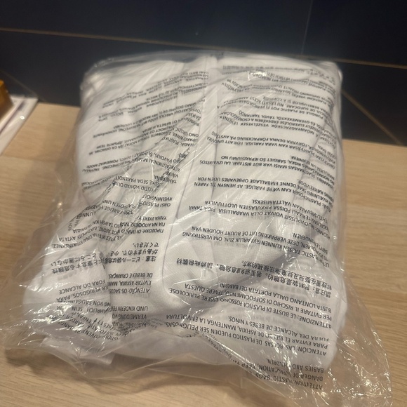 NWT Not Unboxed! Post Malone x Reebok "White Iverson" Anniversary Hoodie LIMITED - Picture 5 of 5